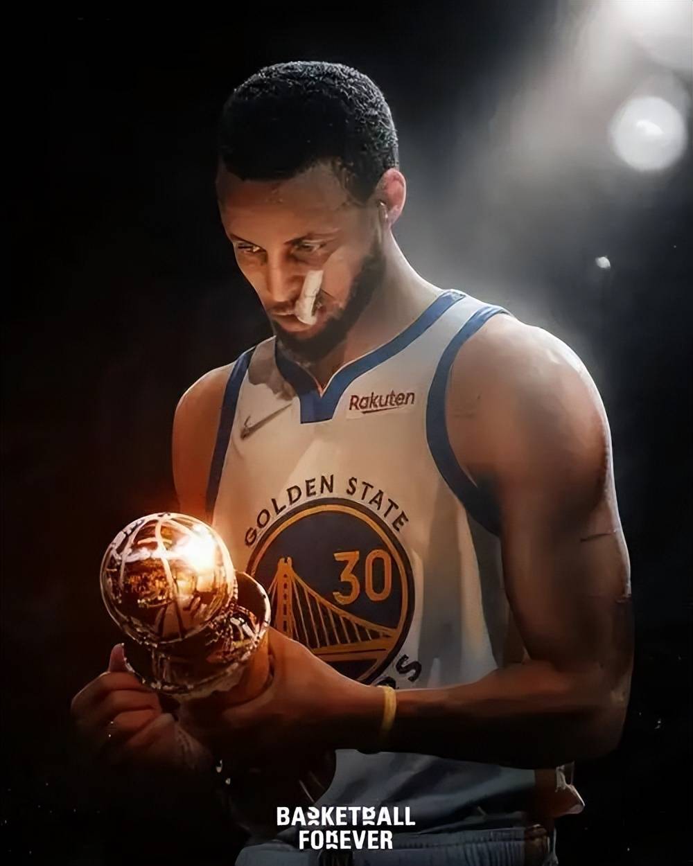 开云体育app-库里意外战胜巴塞罗那,出色防守引爆全场!-开云体育app