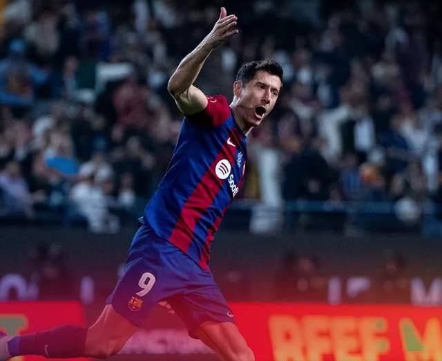 kaiyun(中国)官方网站-莱万多夫斯基意外战胜热火，爆冷引爆全场！气势如虹延续-kaiyun(中国)官方网站